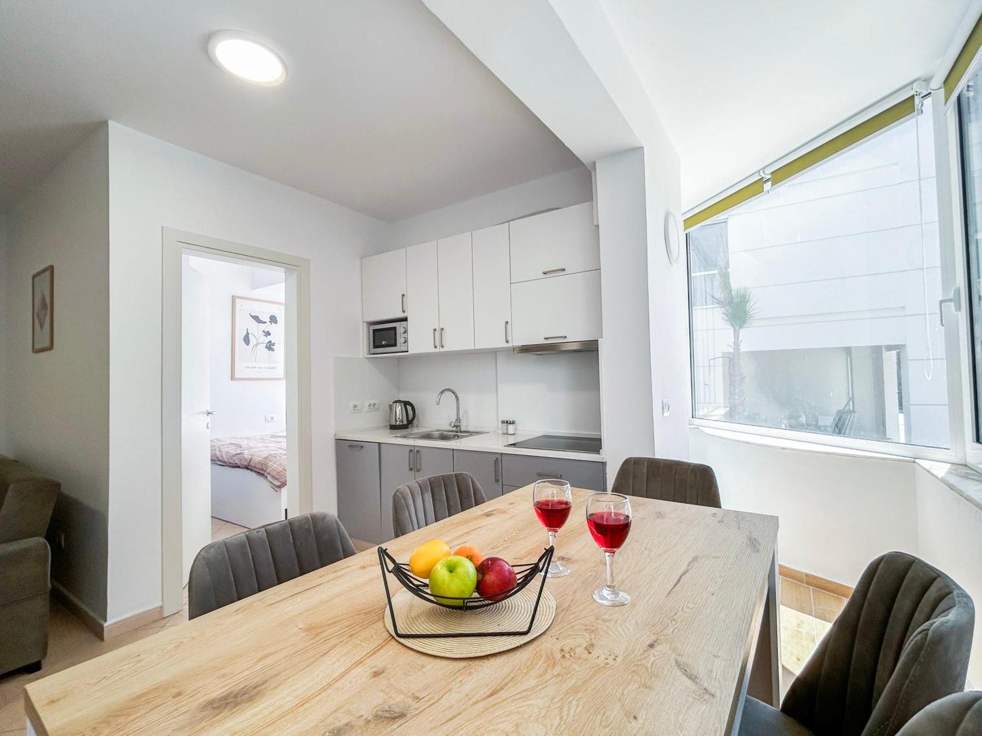 2 Bedrooms 1032 Apartamento Golem (Tirana)