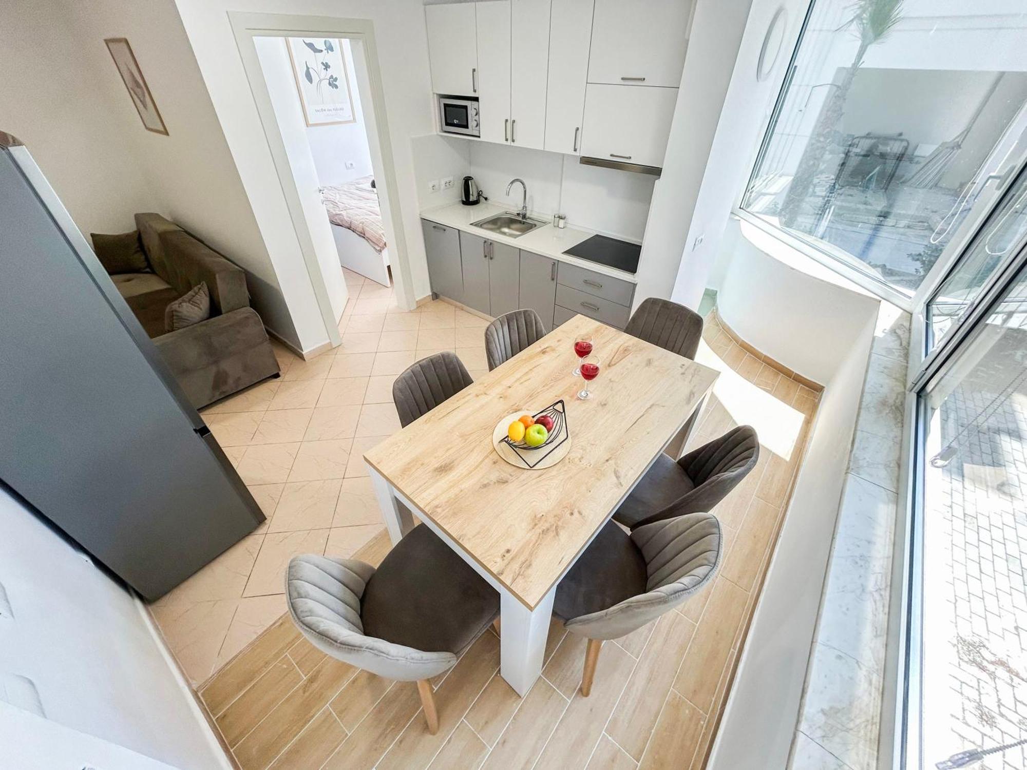 2 Bedrooms 1032